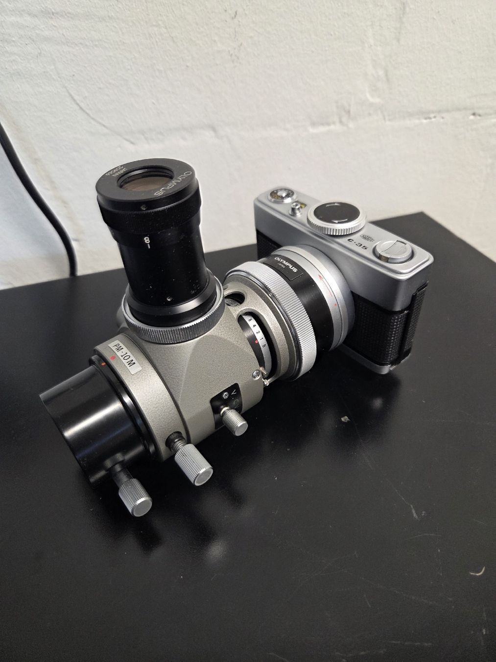 Unità & Adattatore: Olympus C-35 mit PM-10M Mikroskop Adapter – Usato da Dietikon venduto da Allegra34