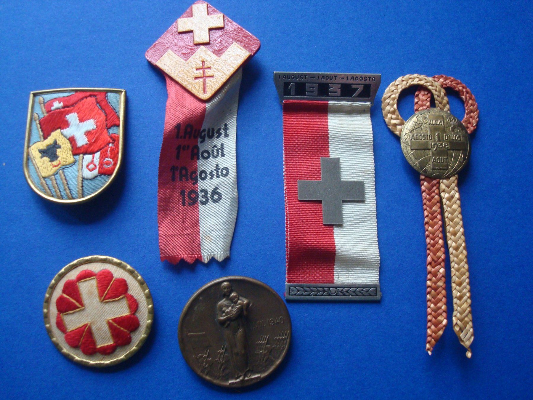Placchette & Badge: Abzeichen 1. August 1935 - 1940 – Usato da Riehen venduto da Baerewaegli