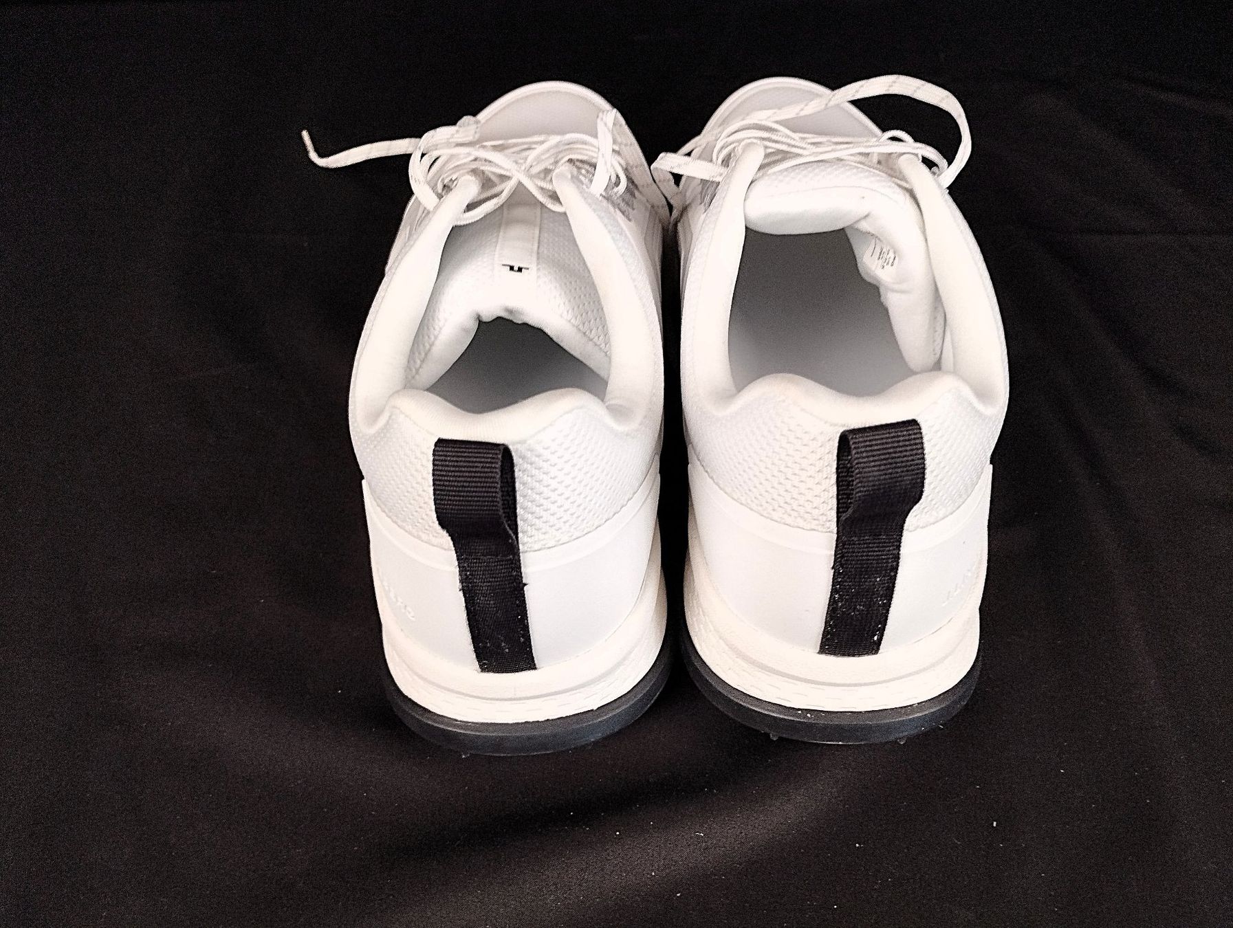 Scarpe da uomo: J. LINDEBERG Herren Golfschuhe weiss Gr.44 – Nuovo (secondo la descrizione) da Schübelbach venduto da Restwert_Schubelbach 1