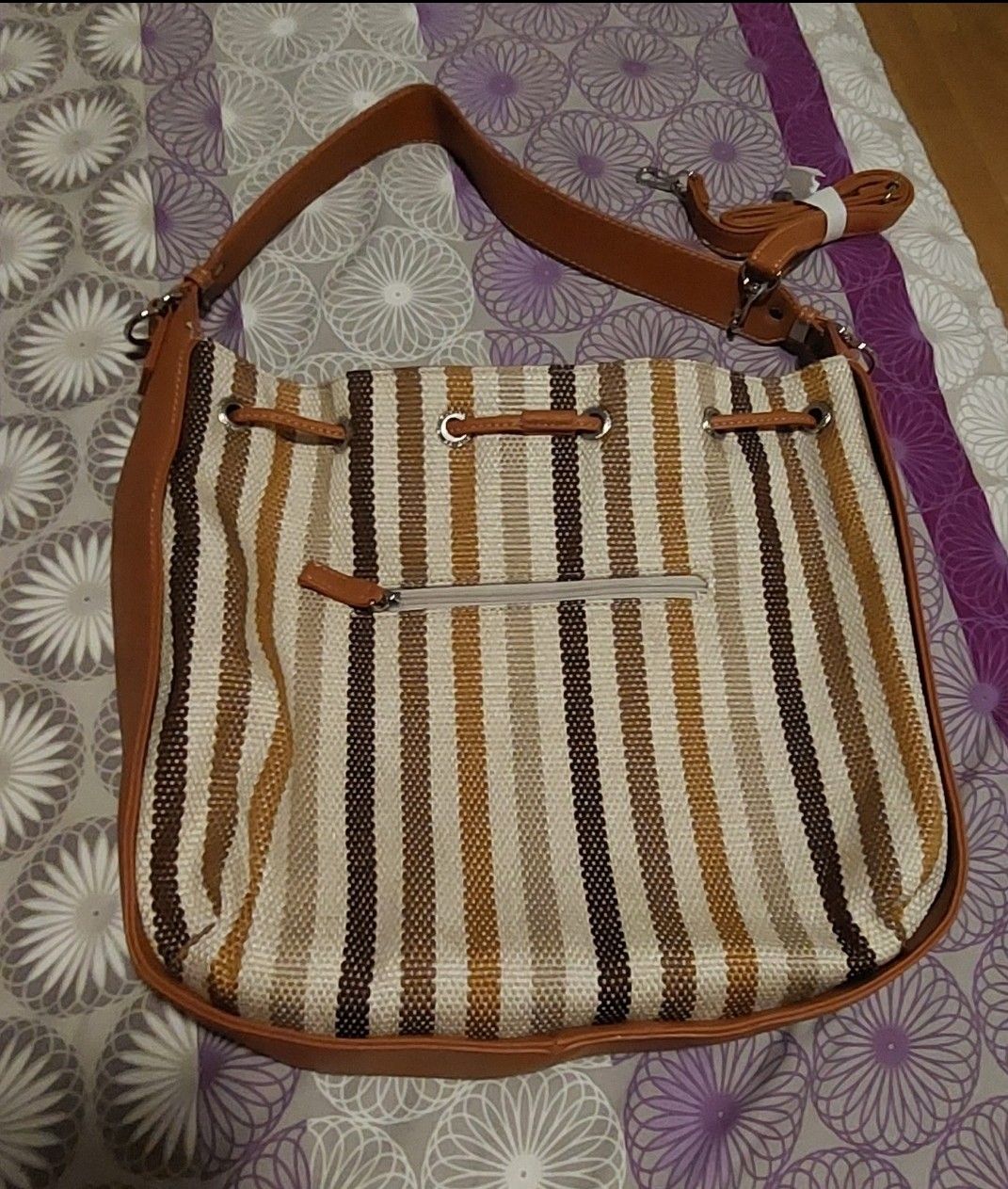 Sacs femmes: Tasche – Neuf avec emballage d'origine à Wislikofen par Ana.Gomes