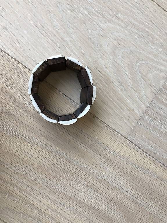 Bracciali & Braccialetti: Armband aus Holz – Usato da Zumikon venduto da Fahrgaestin 1
