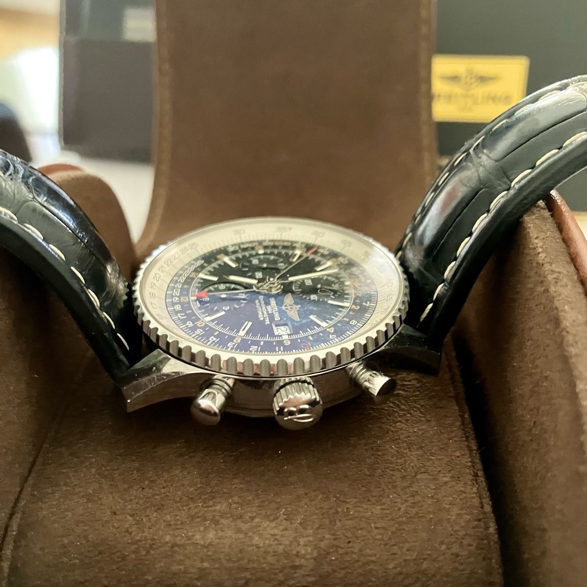 Breitling Montres: Breitling Navitimer Chronograph GMT 46 – D'occasion à Wil SG par TimeWorld61 6