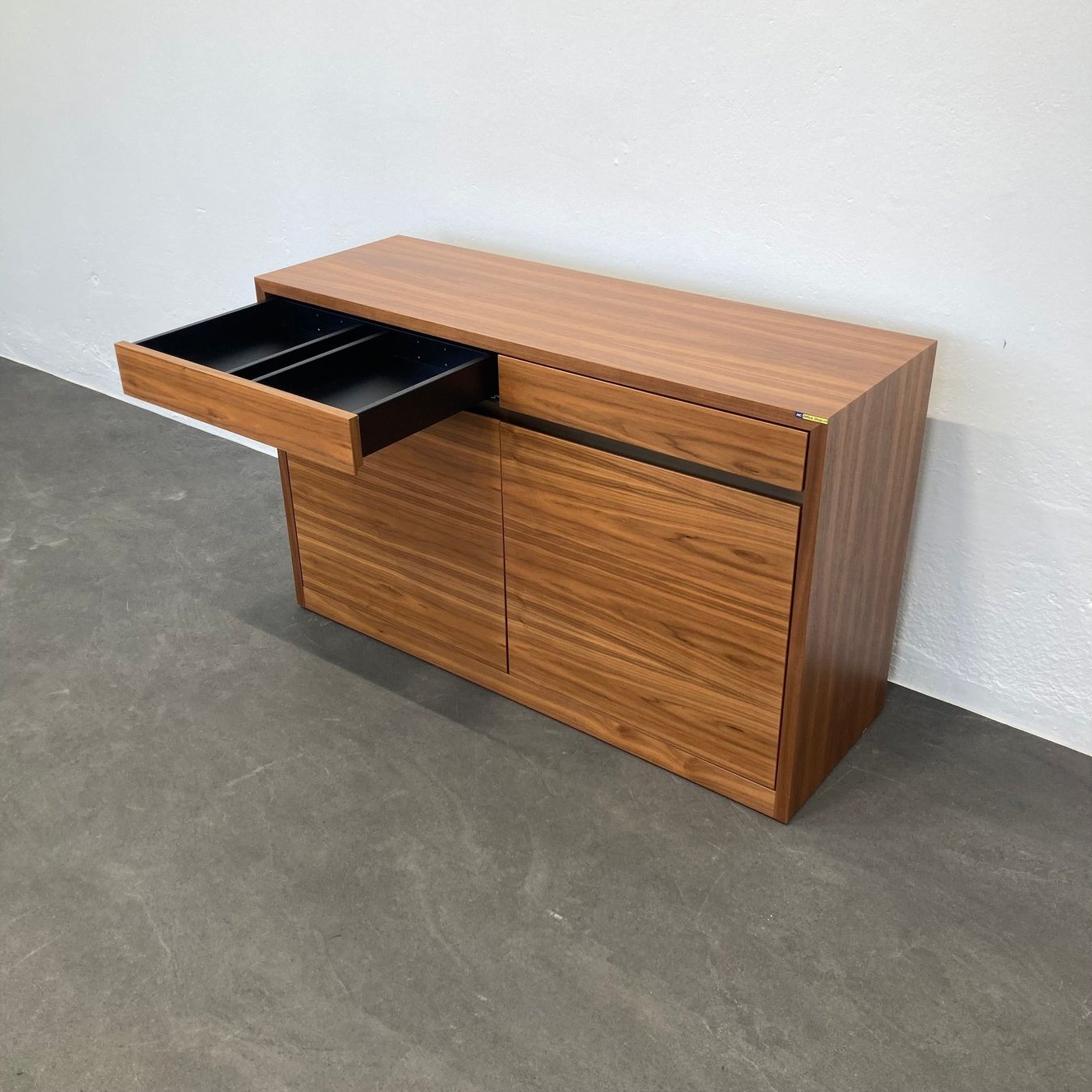 Laufen Armadi: Top Design Exclusiv Sideboard 1200mm breit - Nussbaum – Usato da Schönenwerd venduto da mcofficeshop 5