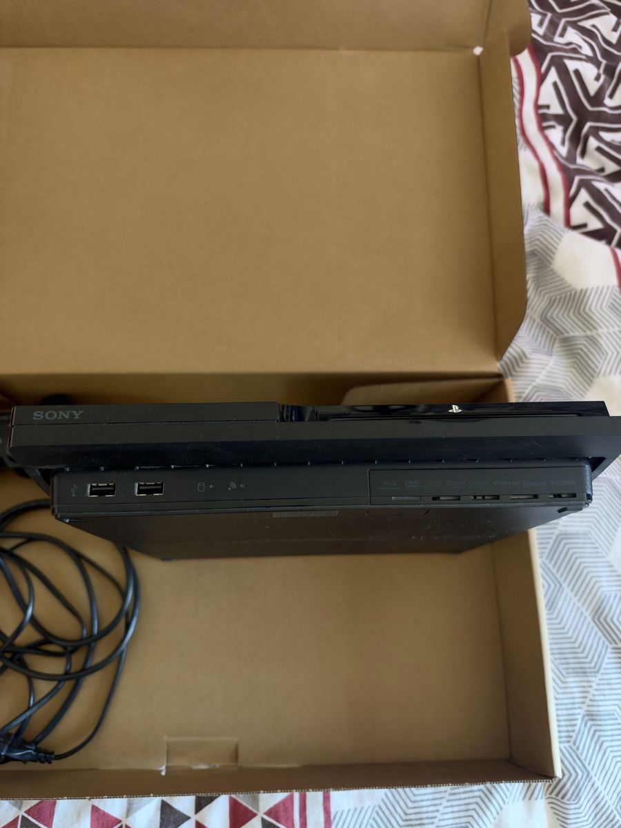Sony Console: Sony PlayStation 3 (PS3) mit Controller und 2 Kabeln – Usato da Brüttisellen venduto da Sese_99 1