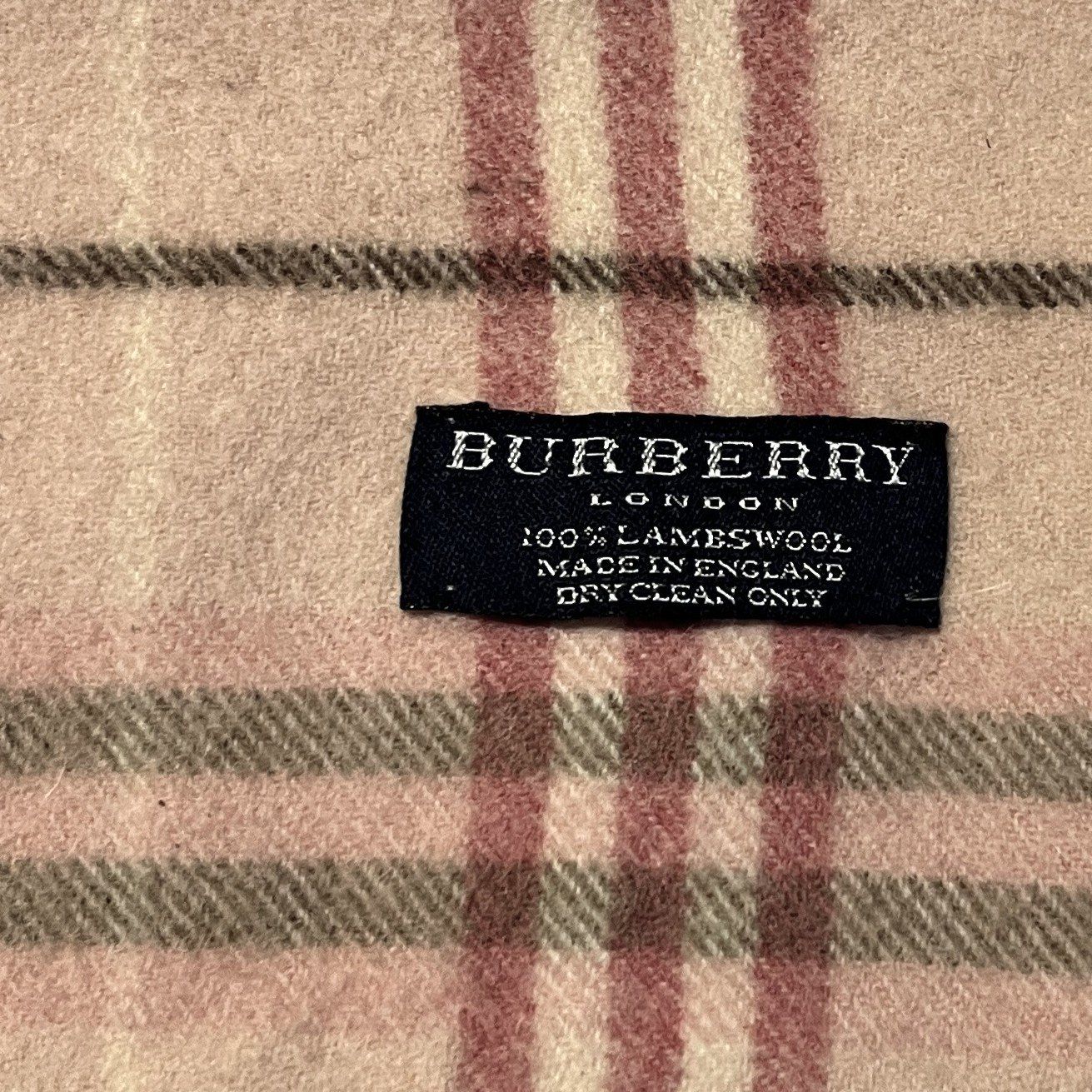 Burberry Foulard & Sciarpe: Vintage Burberry Scarf 100% Lambswool – Usato da Chamoson venduto da Sapoloshop 1