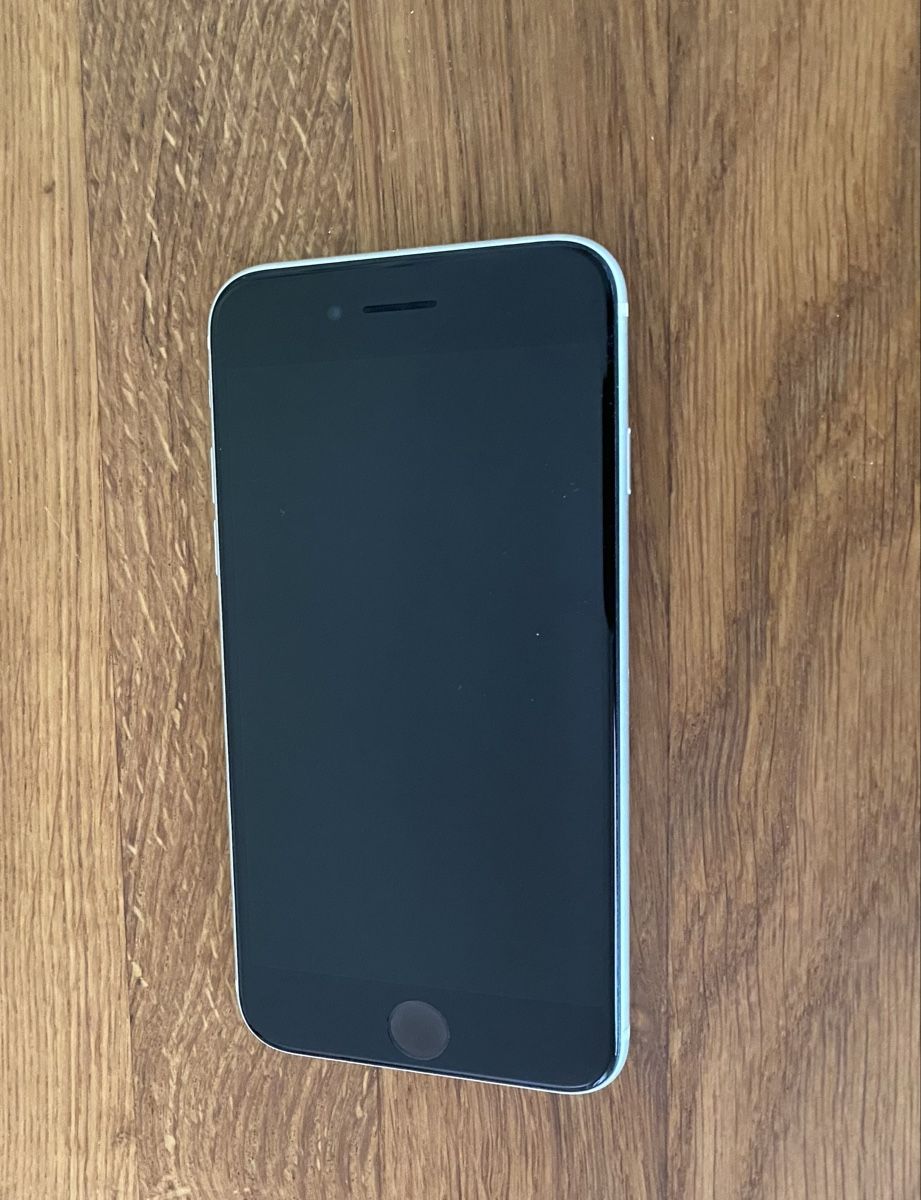 Apple Telefoni cellulari / Smartphones: iPhone SE 2020 2. Generation, 64 GB weiss – Usato da Luzern venduto da Sve_958r