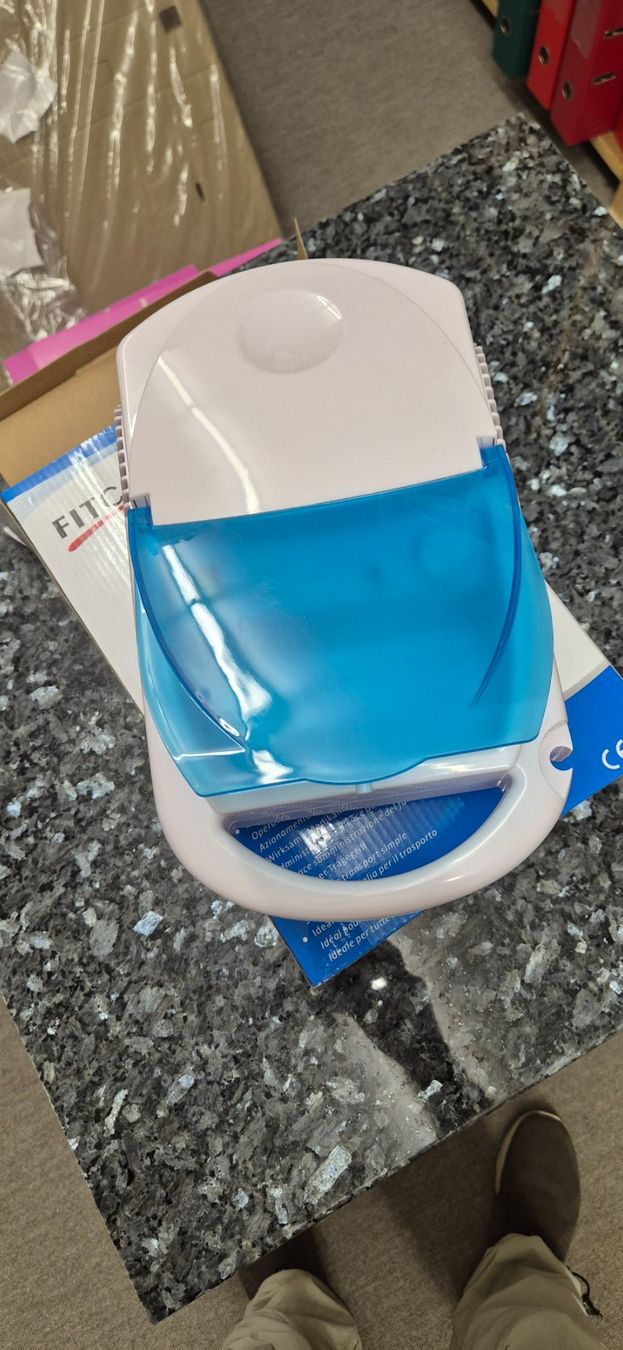 Appareils médicaux: Inhaliergerät Inhalationsgerät – D'occasion à Huttwil par Hpb7 1