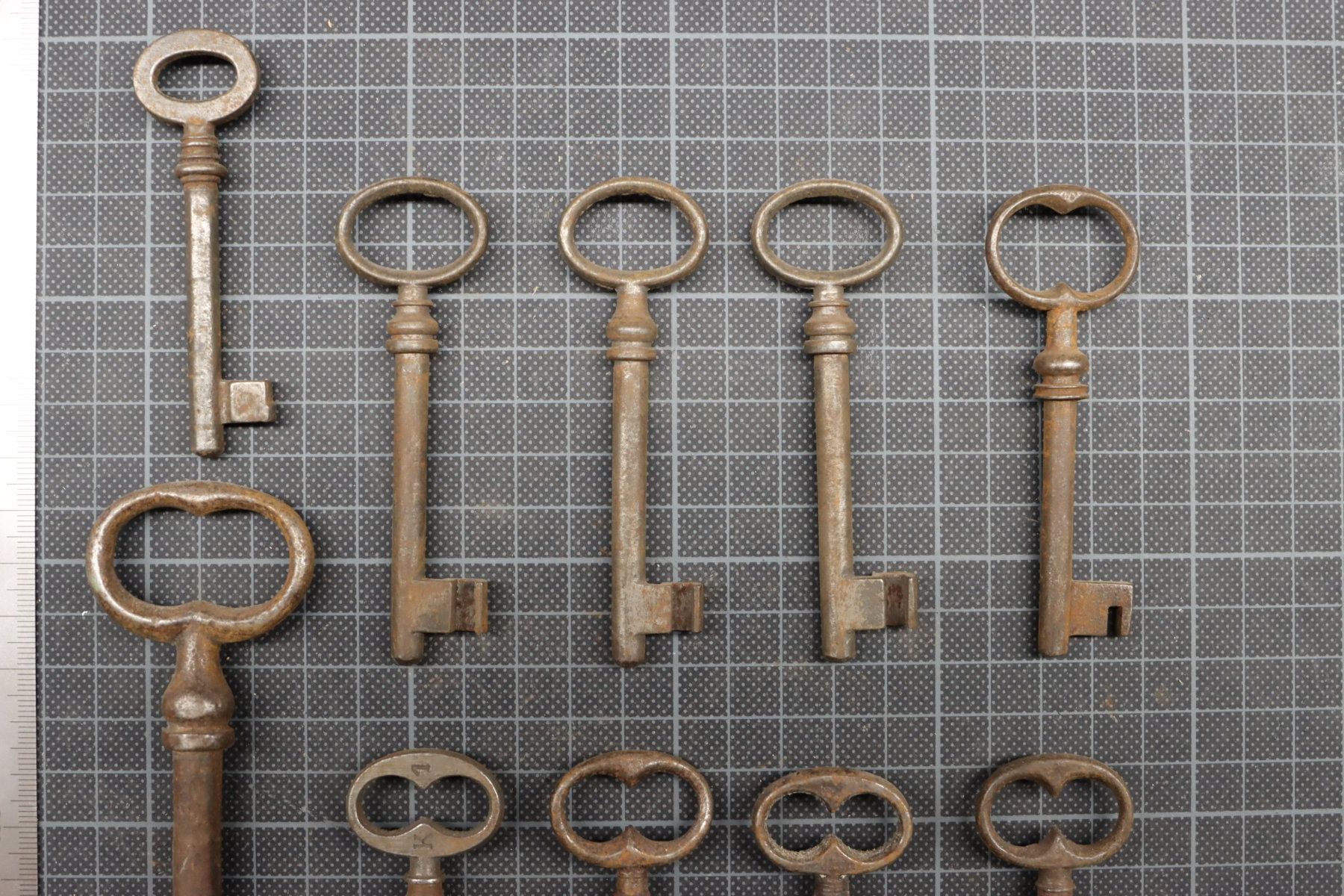 Chiavi: Lot mit 10 antiken Schlüsseln – Usato da Emmetten venduto da Super008 2