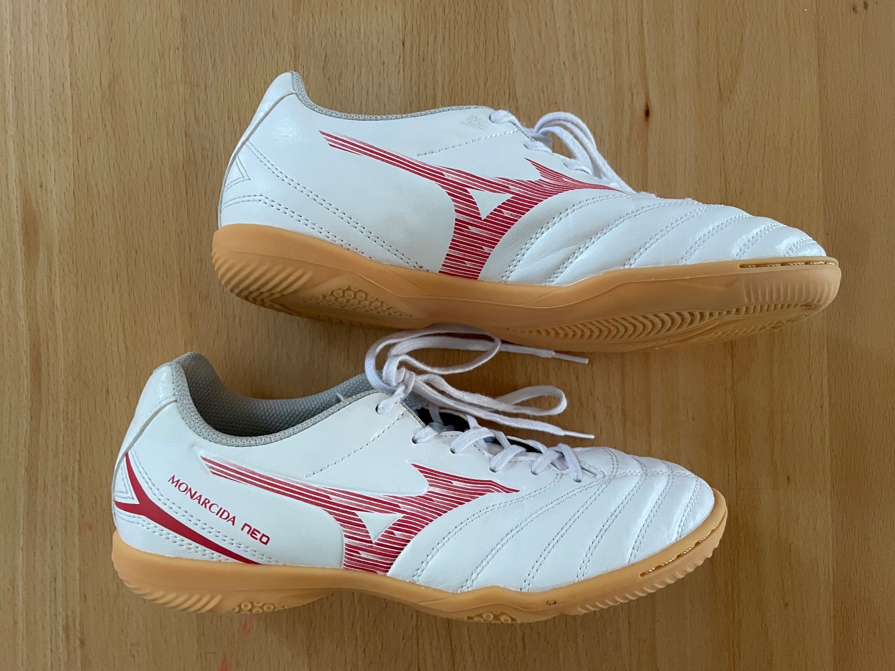Scarpe per ragazze: Turnschuhe, Hallen-Schuhe, Gr. 38 – Usato da Cham venduto da 2eye 1