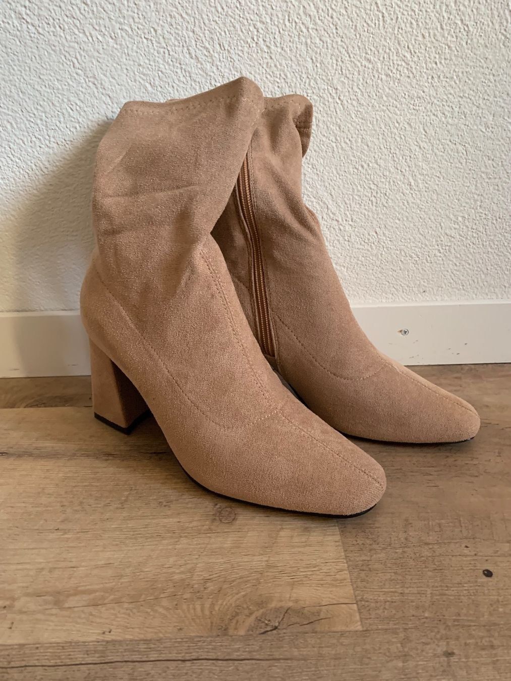 Damenschuhe: Tolle Stiefel, Neu, Grösse 41 – Neu und originalverpackt aus Interlaken von Jasmin_Flower 2