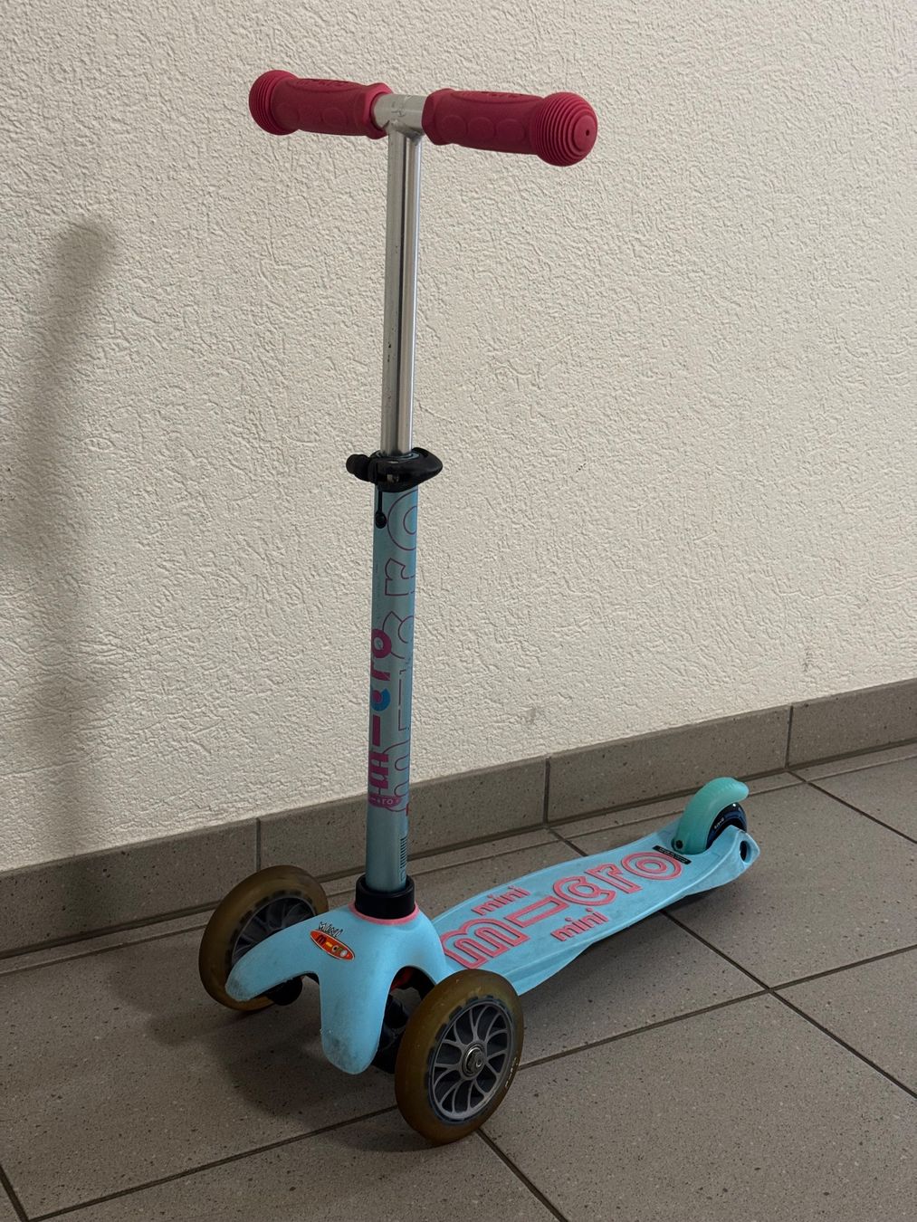Micro Kickboard: Mini Micro Roller, Hellblau – Usato da Muttenz venduto da StevieL 1