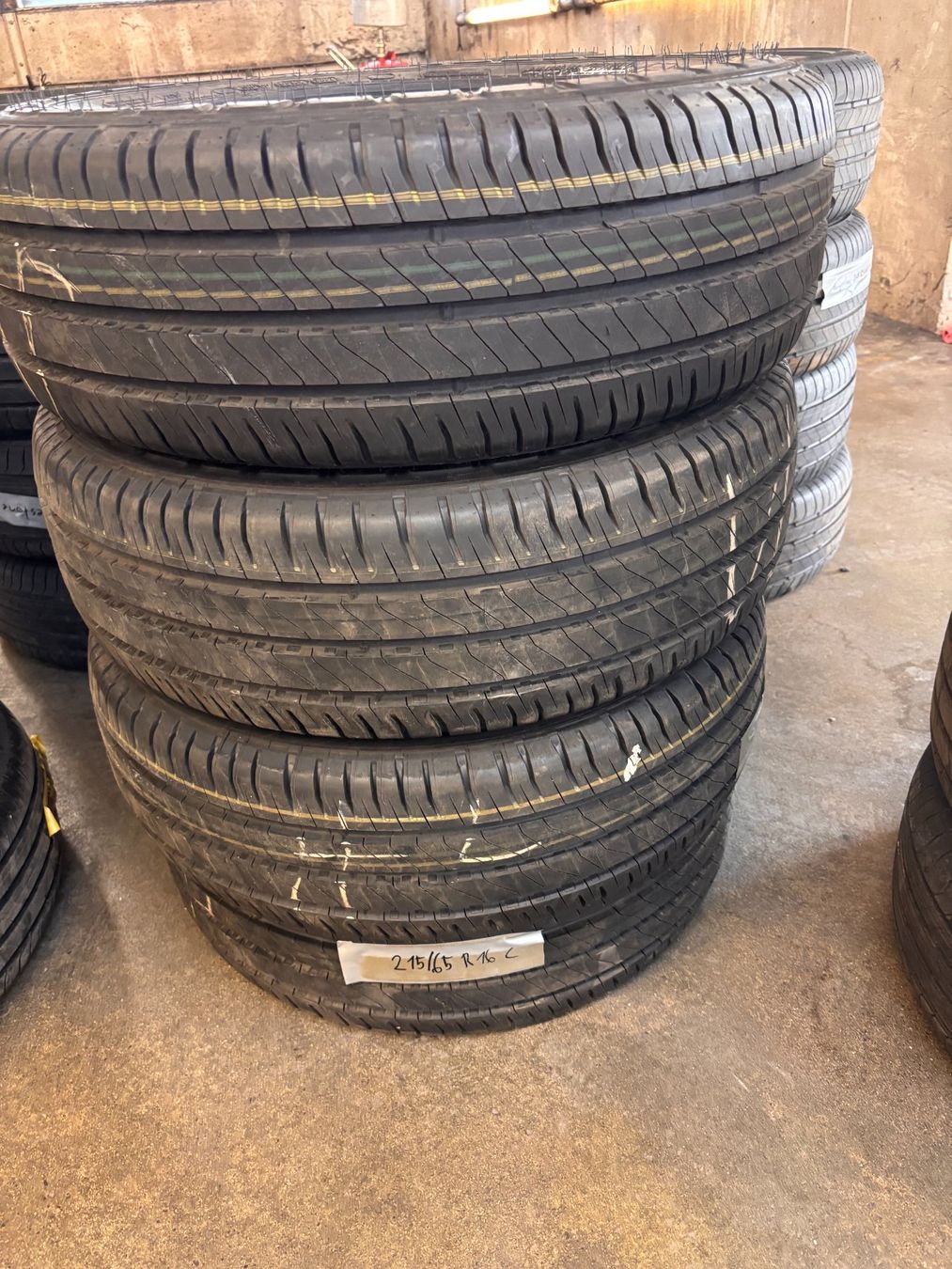 Michelin Pneumatici & Ruote complete: 4 Sommerreifen 215/65R 16 – Usato da Burgdorf venduto da AutoAGToyotaBurgdorf 1