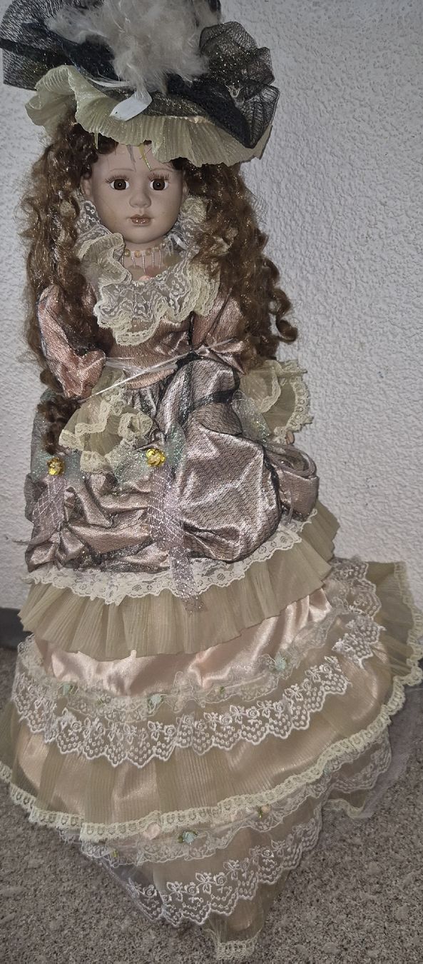 Bambole: poupee de collection – Usato da Fribourg venduto da hug_2ssc 3
