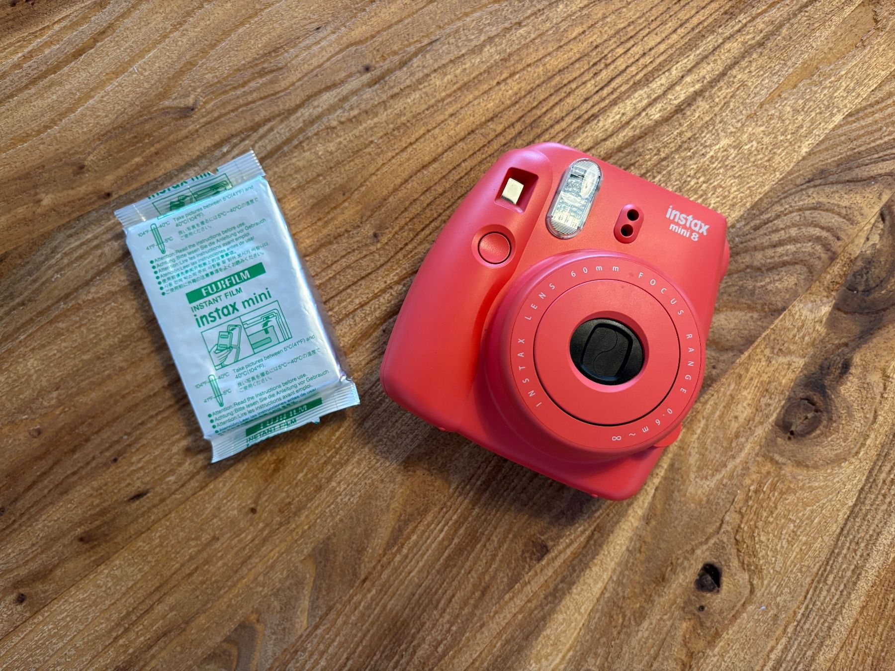 Fujifilm Fotocamera: Instax Mini 8 inkl. Film – Usato da Einigen venduto da peaksnapper