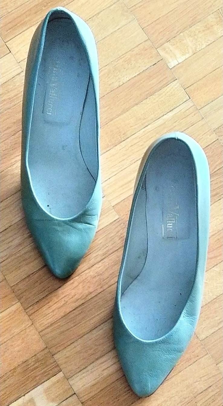 Damenschuhe: Pumps aus Leder, helles Olivengrün - Grösse 34.5 - – Neu (gemäss Beschreibung) aus Zürich von 1980ale 1