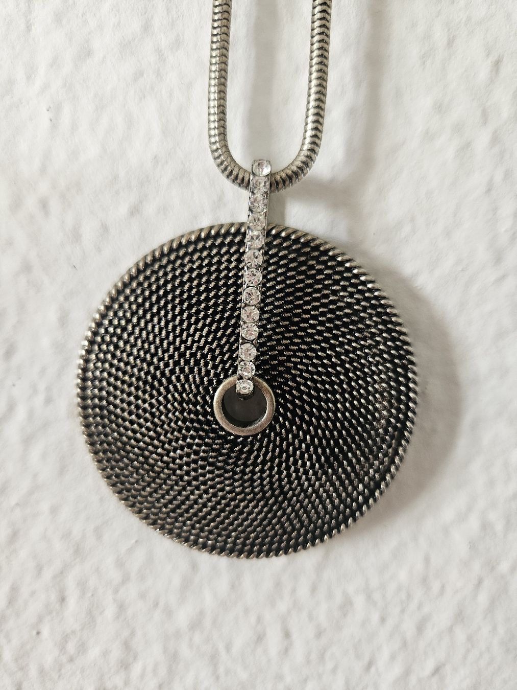 Catenine: Schicke Statement Kette, Strass, Silberfarben – Usato da Urdorf venduto da Colina 5