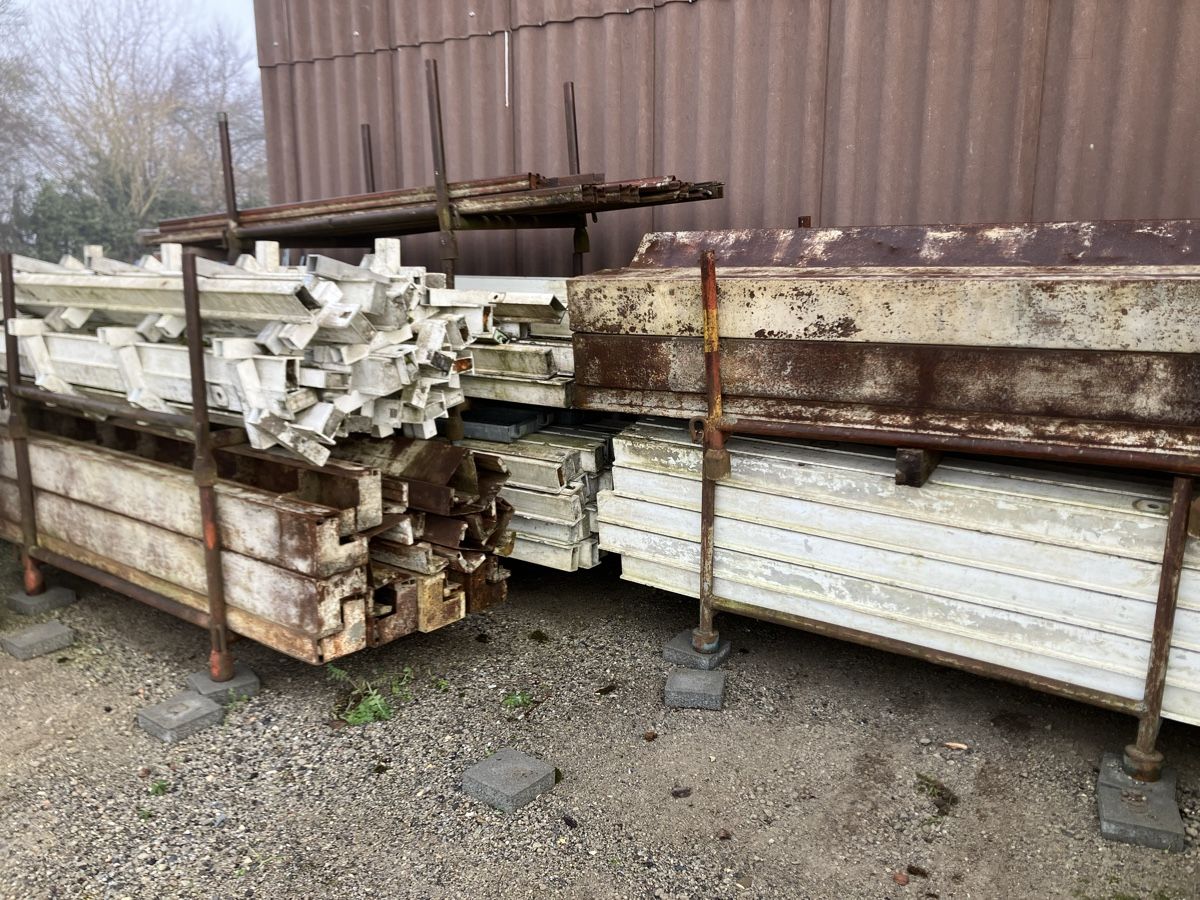 Tutti gli attrezzi: Beton Wandschalung Meva / Plyfa – Usato da Rottenschwil venduto da Joko13 1