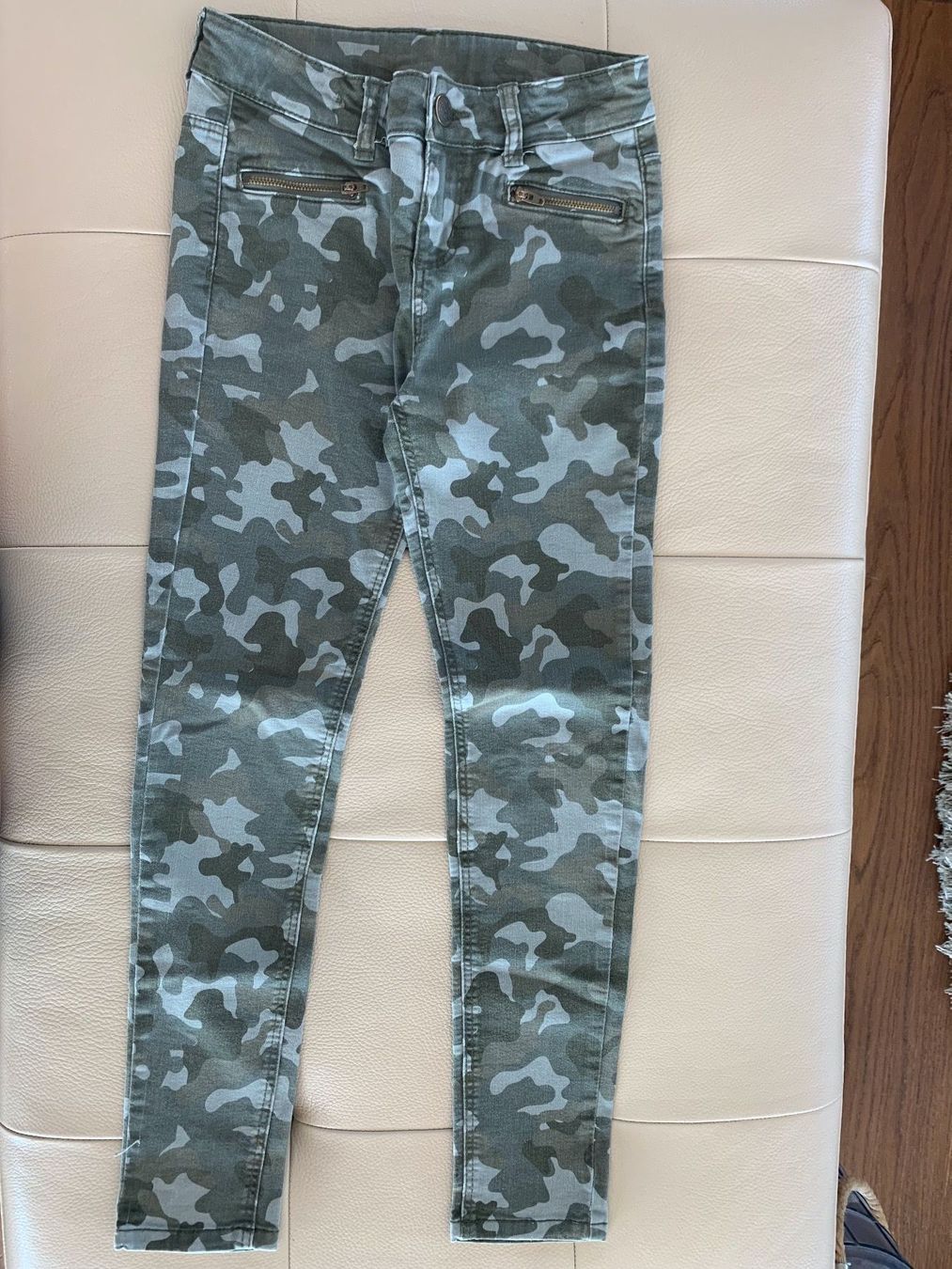 C&A Hosen: Jeans slim tarnfarbe Gr. 152 – Gebraucht aus Meggen von 6003Luzern 1