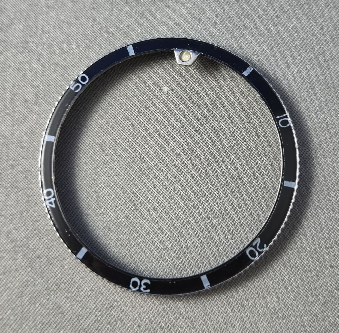 Omega Orologi: Lunette pour Omega Seamaster 300 – Usato da Farvagny-le-Grand venduto da CollectibleWatches 2