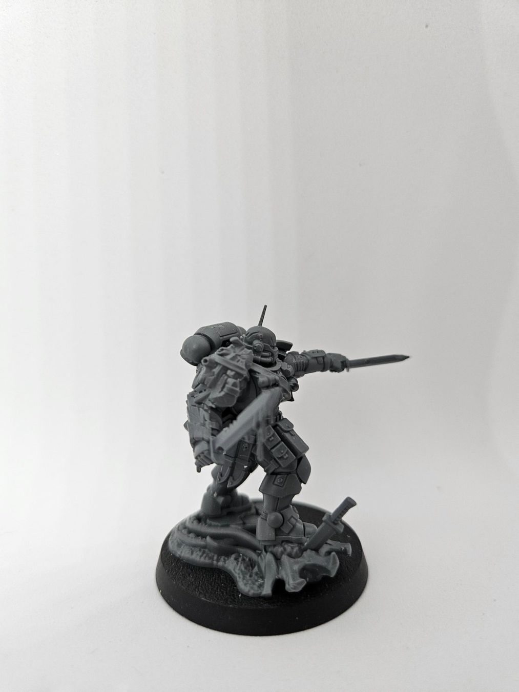 Modellbausätze & Standmodelle: Warhammer 40k Space Marines Lieutenant with Combi-Weapon – Gebraucht aus Bévilard von  1