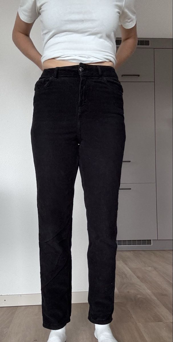 Pantaloni: Schwarze cordhose Hose – Usato da Zürich venduto da CaKoch17