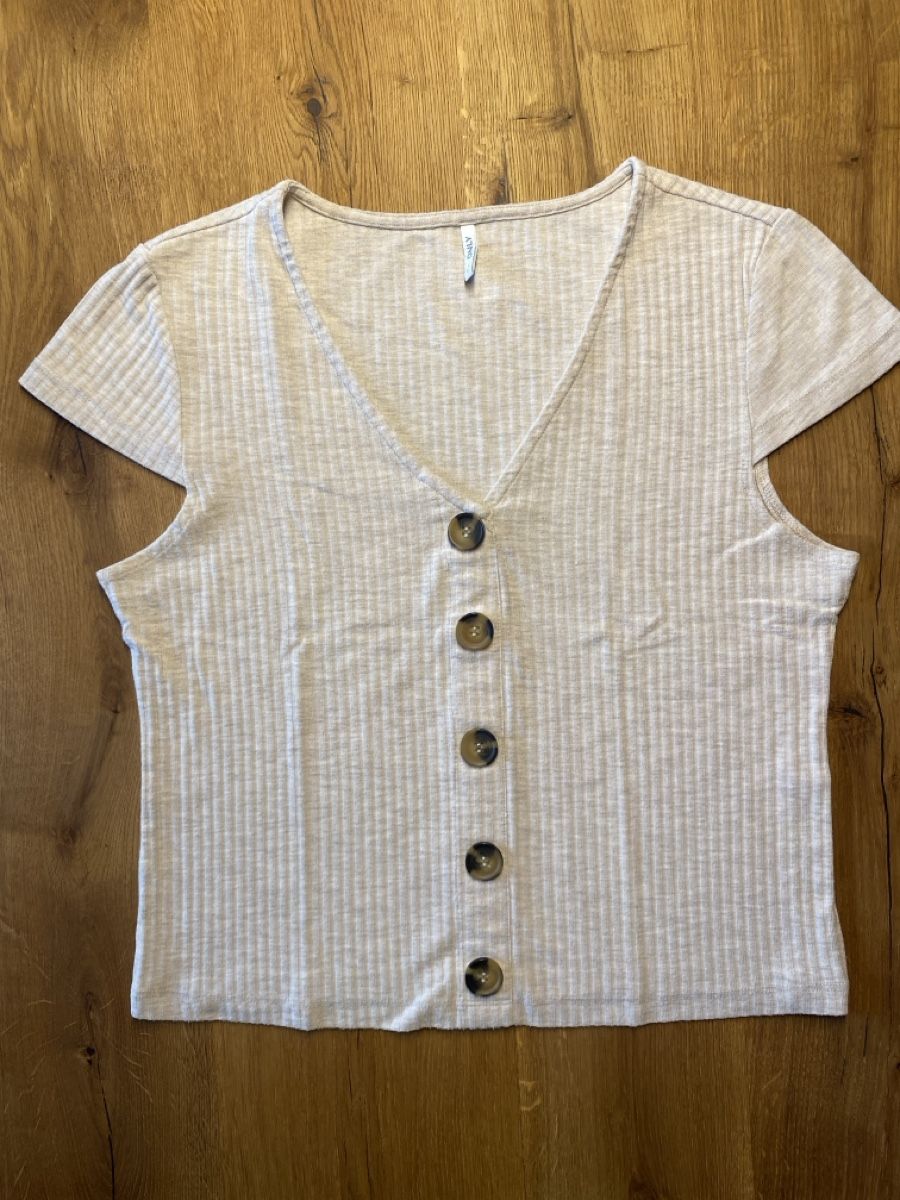 Only T-shirt: T-Shirt Only – Usato da Bonstetten venduto da Isabelle1405