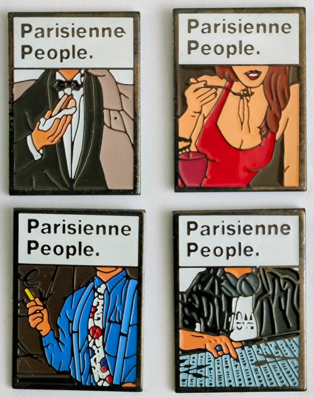 Placchette & Badge: 4  Pins Parisienne – Usato da Pfäffikon ZH venduto da Colacity