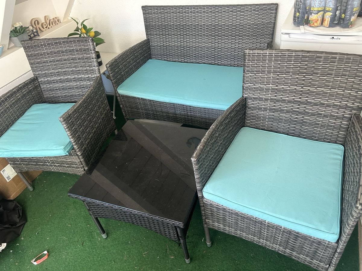 Set di tavolo e panche: Gartenmoebel Set Rattan Optik mit 2 Stuehlen und Tisch – Usato da Krauchthal venduto da jze_2vym