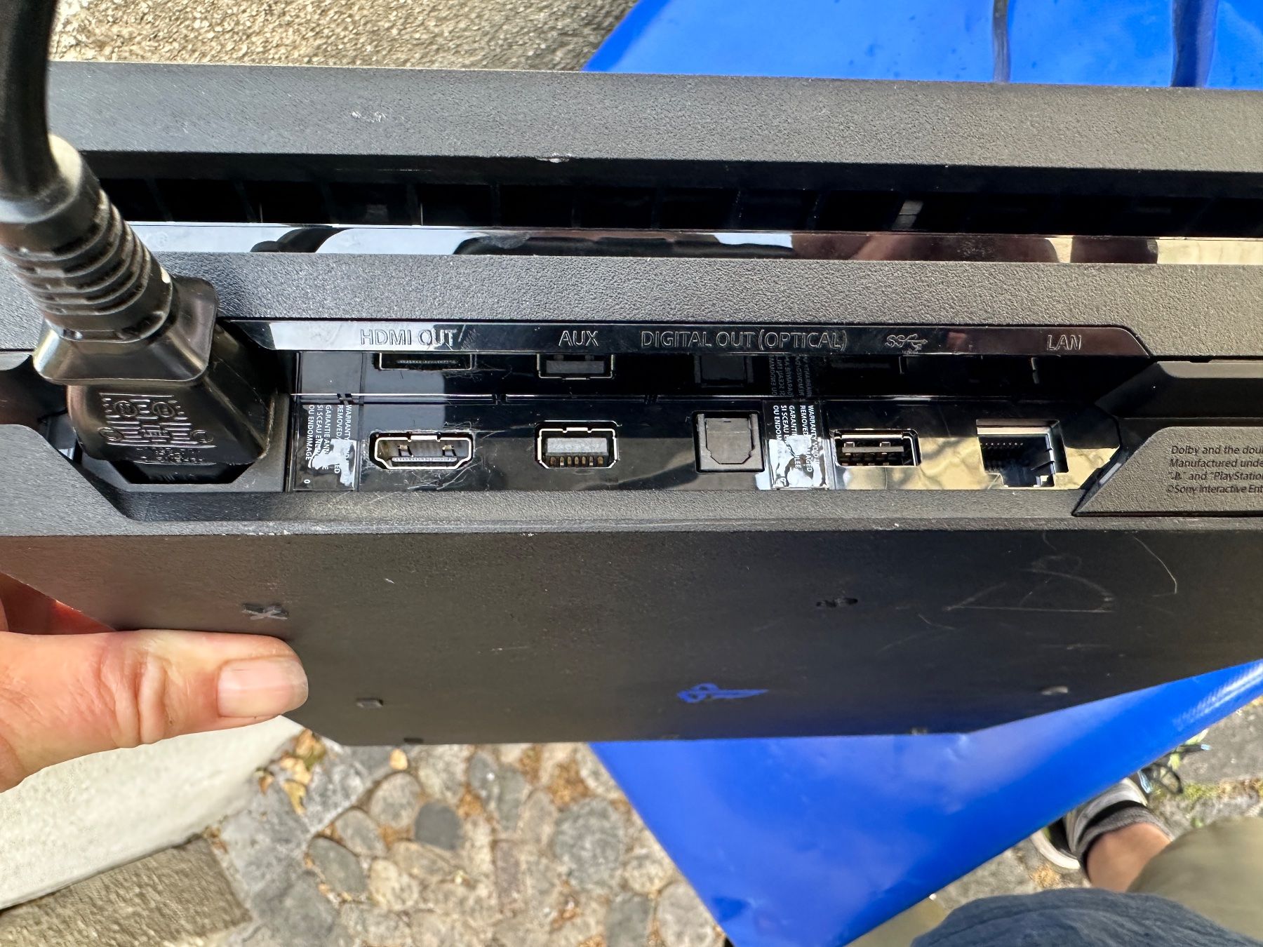Sony Console: PS4 und Controller – Usato da Zürich venduto da atlantis77 6