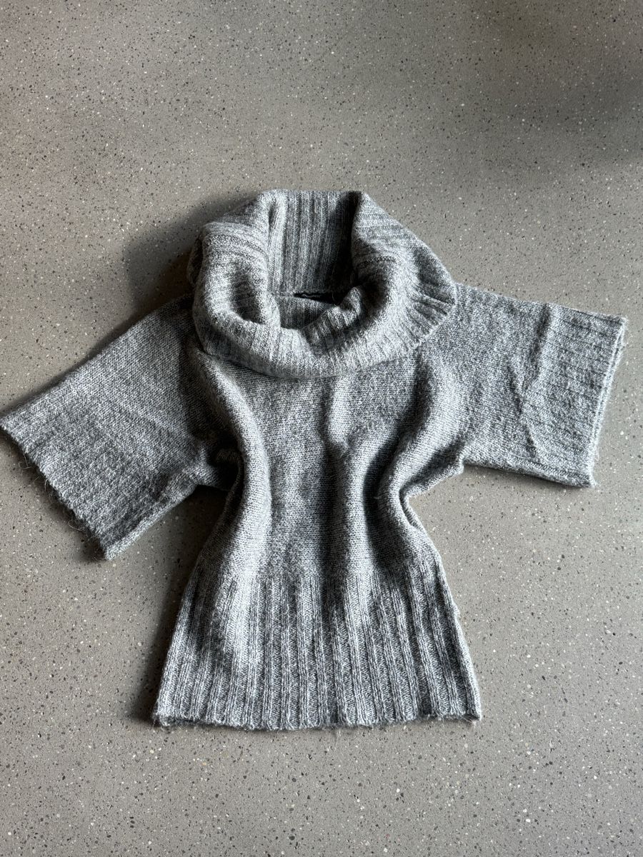 Maglioni & Felpe: Warmer Mohair Strickpullover mit grossem Rollkragen, Gr. 36 – Usato da Zürich venduto da Schmusnik