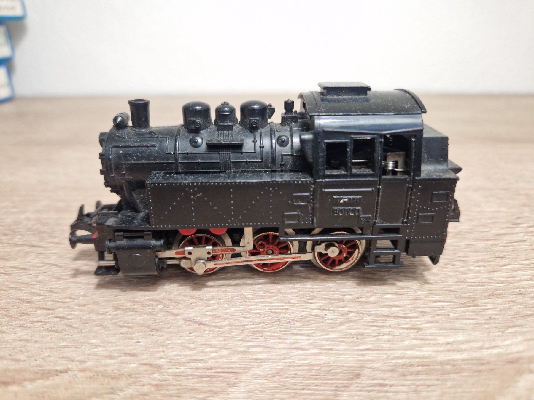 Trix Modellini di ferrovie: Trix Dampflok 80020 H0 – Difettoso da St-Aubin-Sauges venduto da Lo_Go 1
