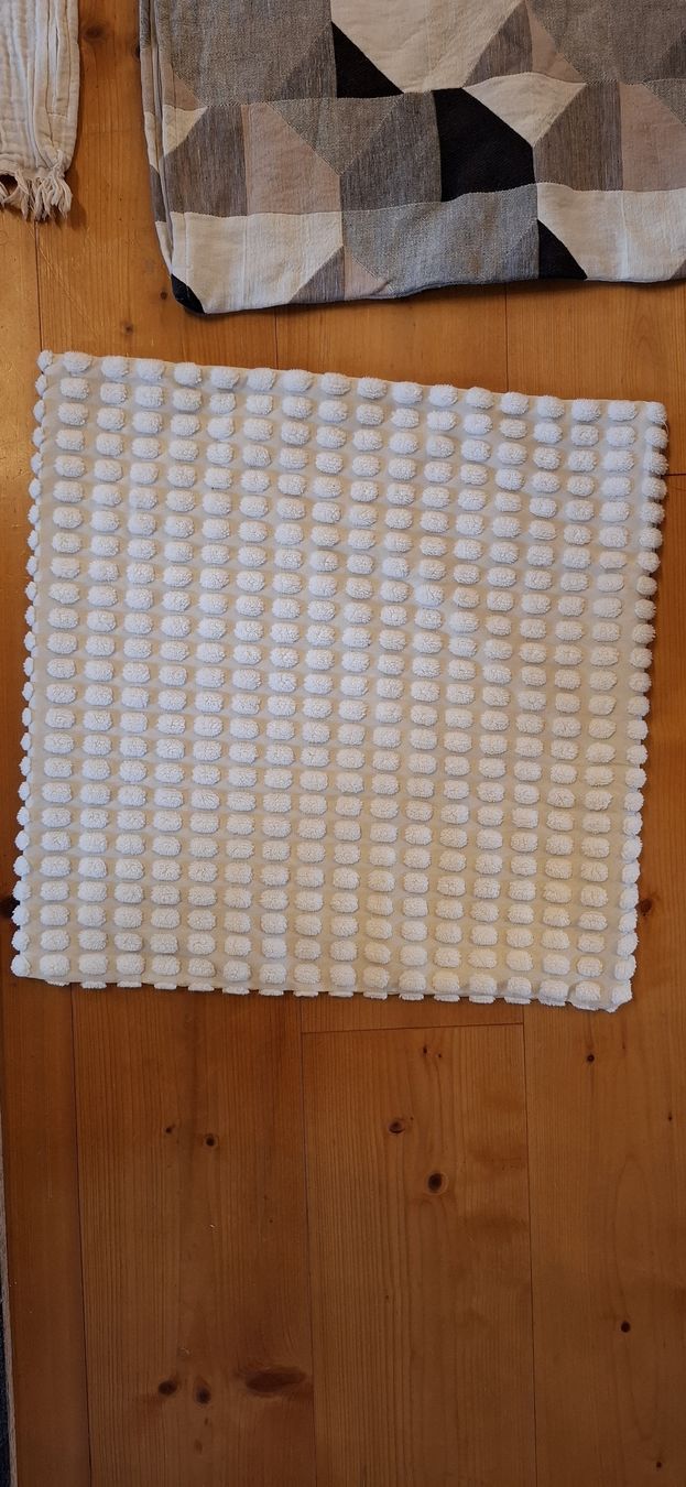 Ikea Cuscini: 4 Kissenbezüge – Nuovo (secondo la descrizione) da Hittnau venduto da lei_7hnt 1