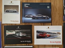 Porsche Büchersammlung & Prospekte, tw ungelesen