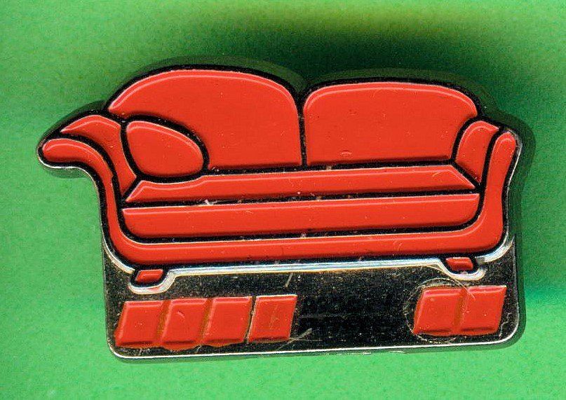 Placchette & Badge: MÖBEL PFISTER – Usato da Winterthur venduto da Sammleroase