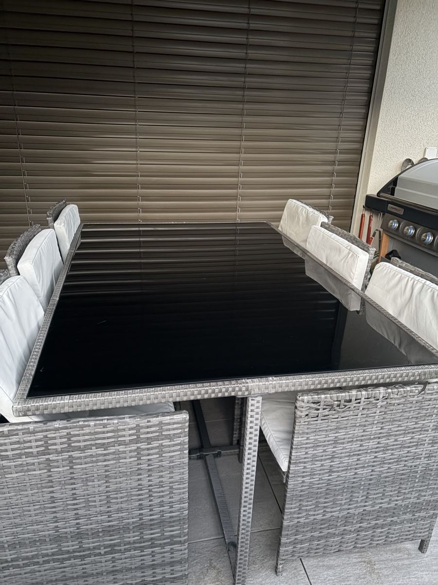 Set di tavolo e panche: Gartentisch aus Rattan – Usato da Rhäzüns venduto da natkr 6