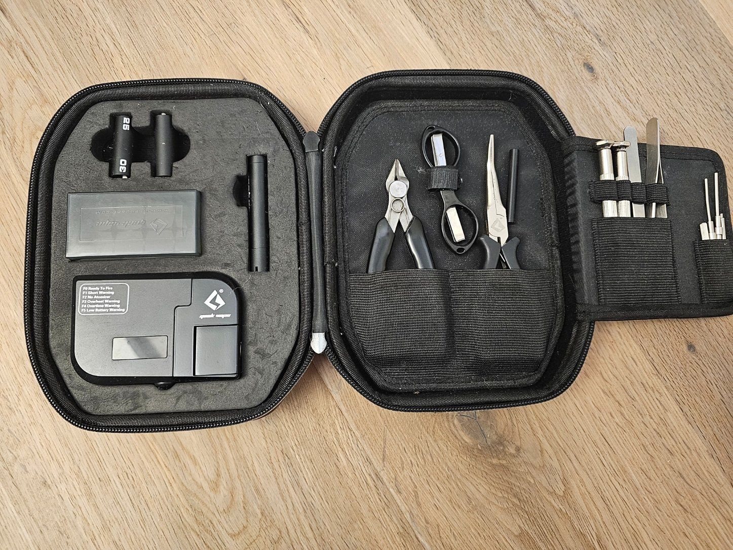 Diverse E-Zigaretten Verdampfer und Akkuträger, Geek Vape (Gebraucht) in  Grüt (Gossau ZH) für CHF 61 – mit Lieferung auf Ricardo kaufen