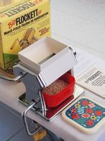 Top gepflegte 70er Jahre Flockenquetsche Metall verchromt