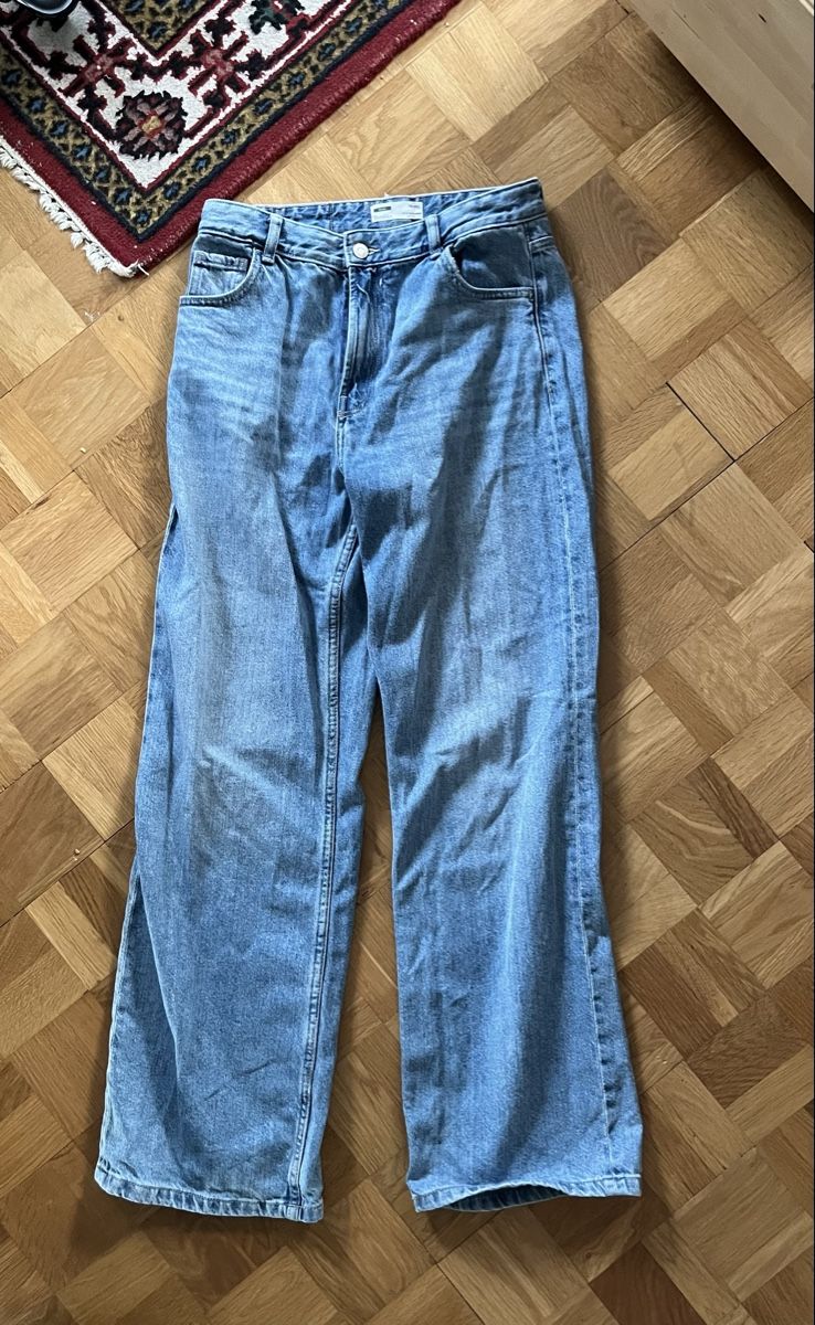 Bershka Jeans: Jeans Wide Leg – Usato da Bern venduto da ann1e 1