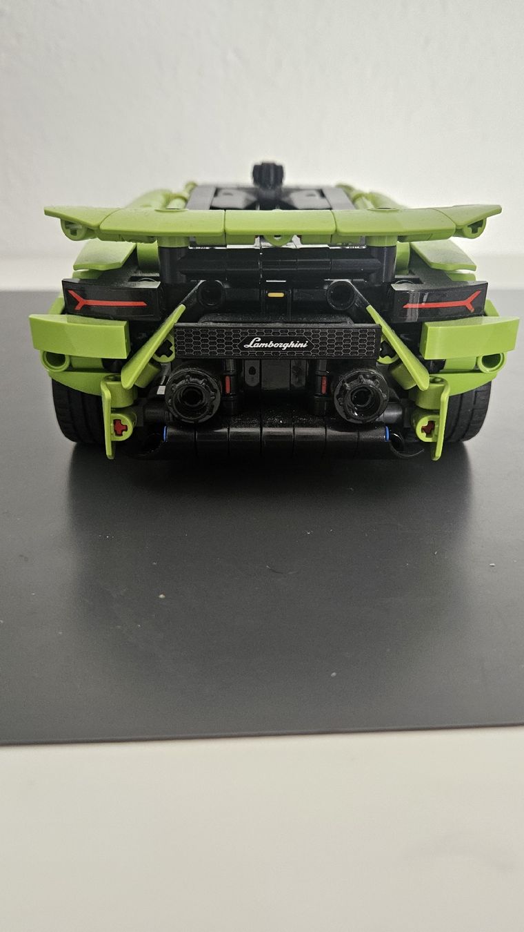 Lego Spielzeuge: Lego Technic Lamborghini Huracan Performante – Gebraucht aus Kölliken von SoLa07 6