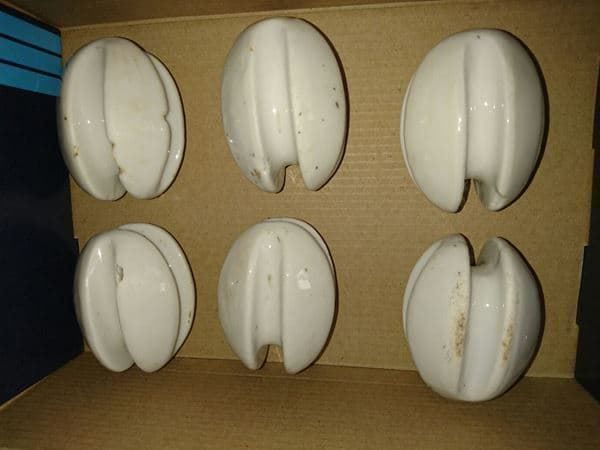 Interruttori: 6 Anciens Isolateurs en Porcelaine – Usato da Cortaillod venduto da signep 1
