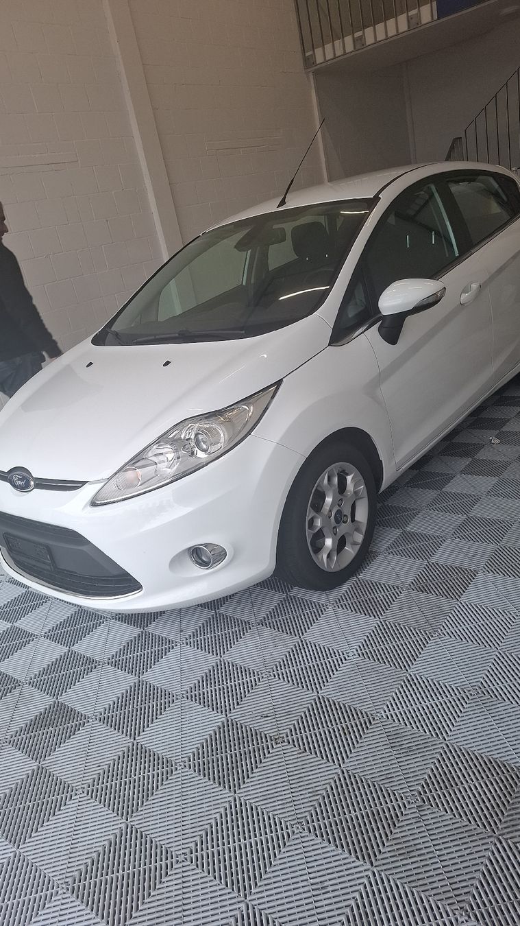Ford Automobili: Ford Fiesta 1.4  – Usato da Döttingen venduto da GCSCupertino 1