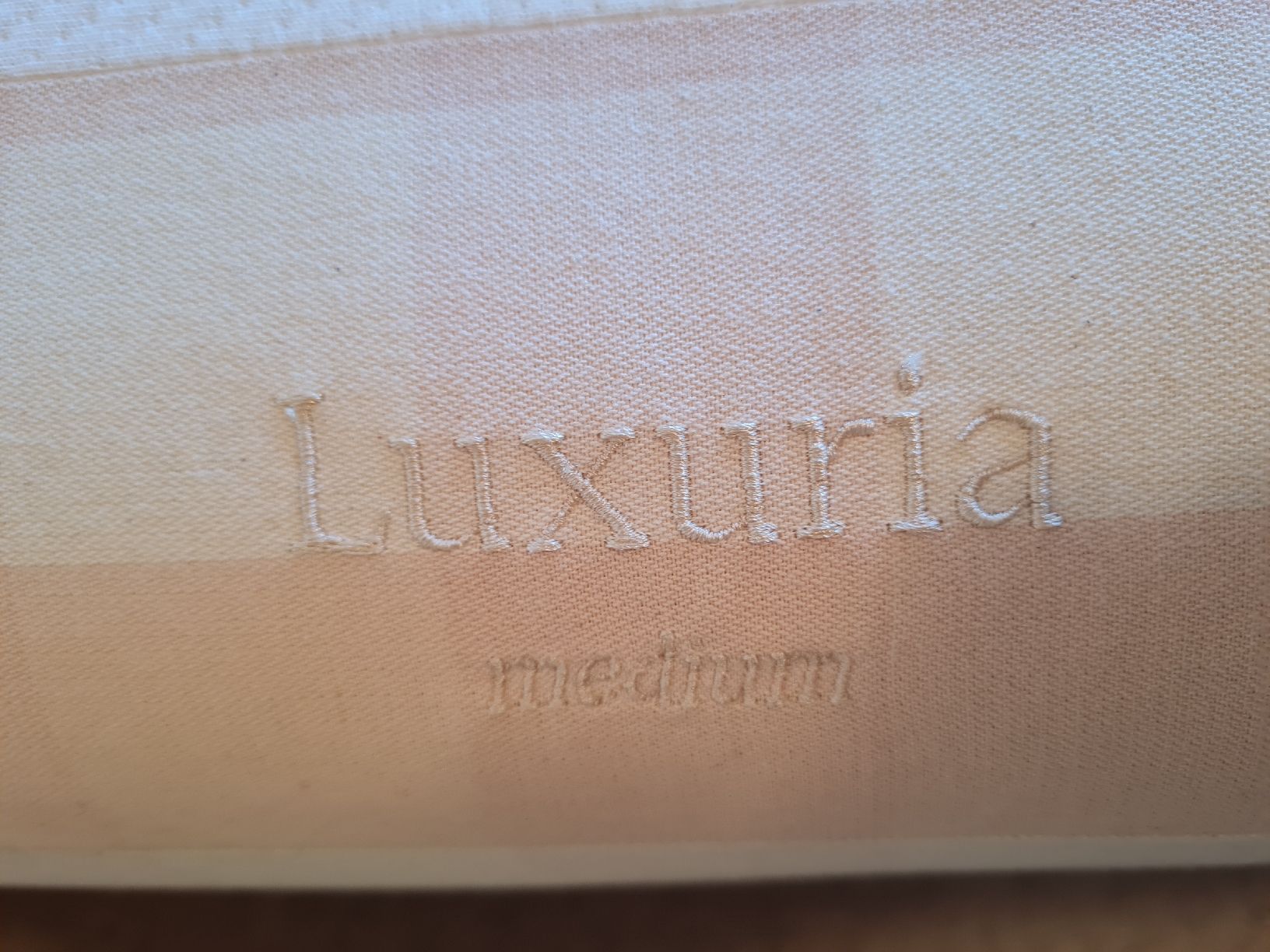 Betten: Hästens Bett "Luxury medium" – Gebraucht aus Kleinandelfingen von reg_yg6p 3