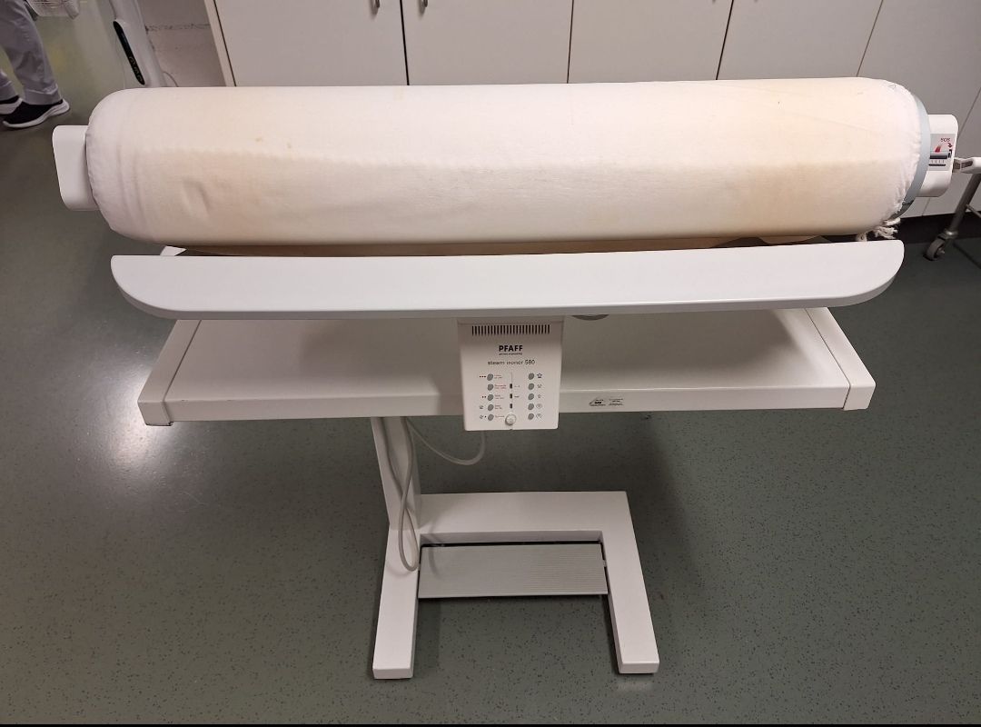 Pfaff Ferri da stiro: Pfaff Mange 580 – Usato da Schwarzenegg venduto da musi09 1
