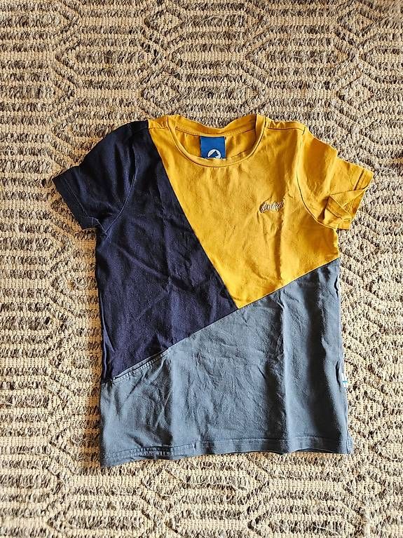Lotti & Set di vestiti: Jungen Kleiderpaket, Grösse 128 – Usato da Nussbaumen AG venduto da Ralix 4