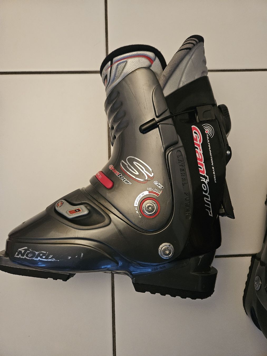 Nordica Damenschuhe: Skischuhe Nordica – Gebraucht aus Ostermundigen von Msmash 2