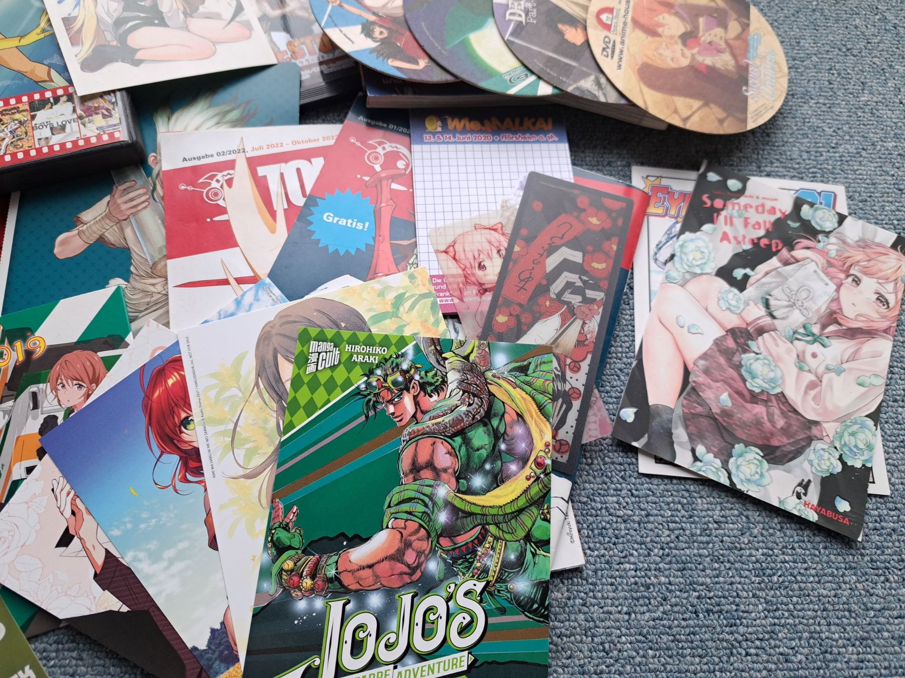 Comics: Manga/Anime Merchandise Set Extras DVD Poster Postkarten – Gebraucht aus Killwangen von KIANA08 4