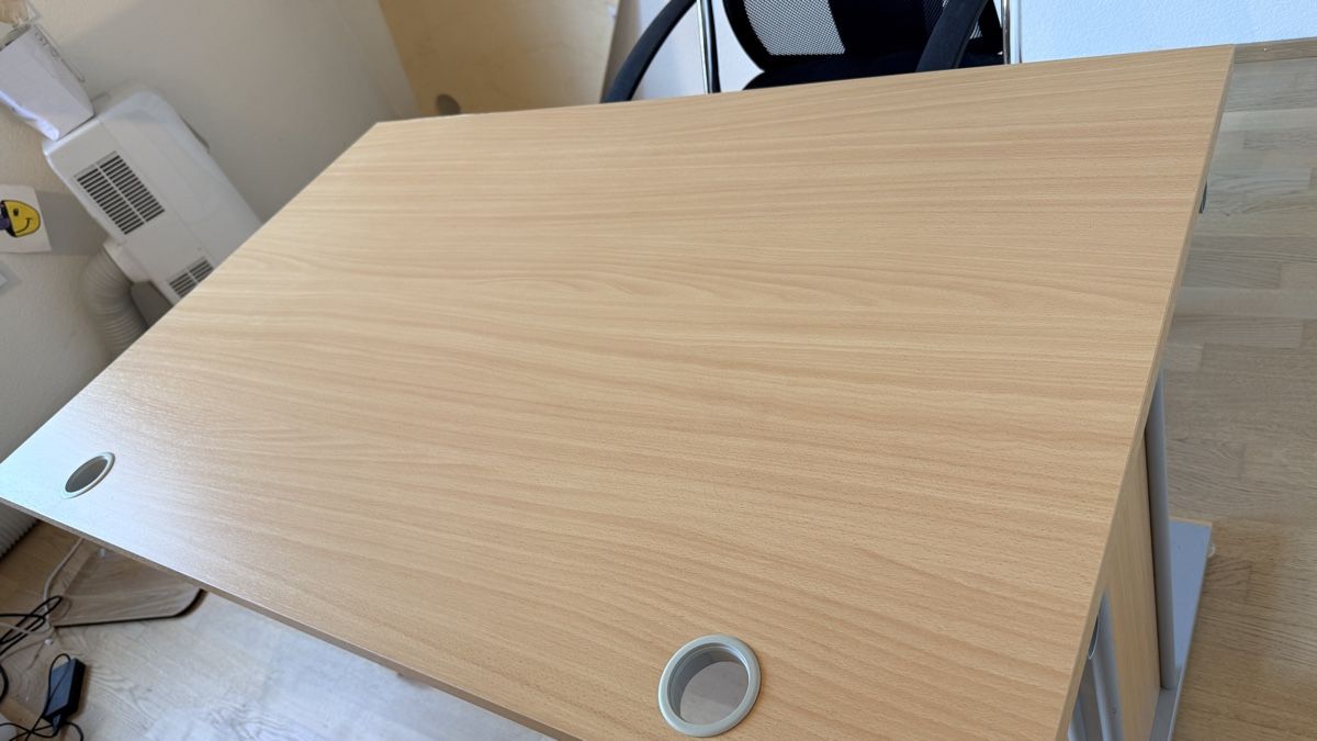 Micasa Scrivanie: Schreibtisch 80cm x 125cm – Usato da Mönchaltorf venduto da Holomerlin 3