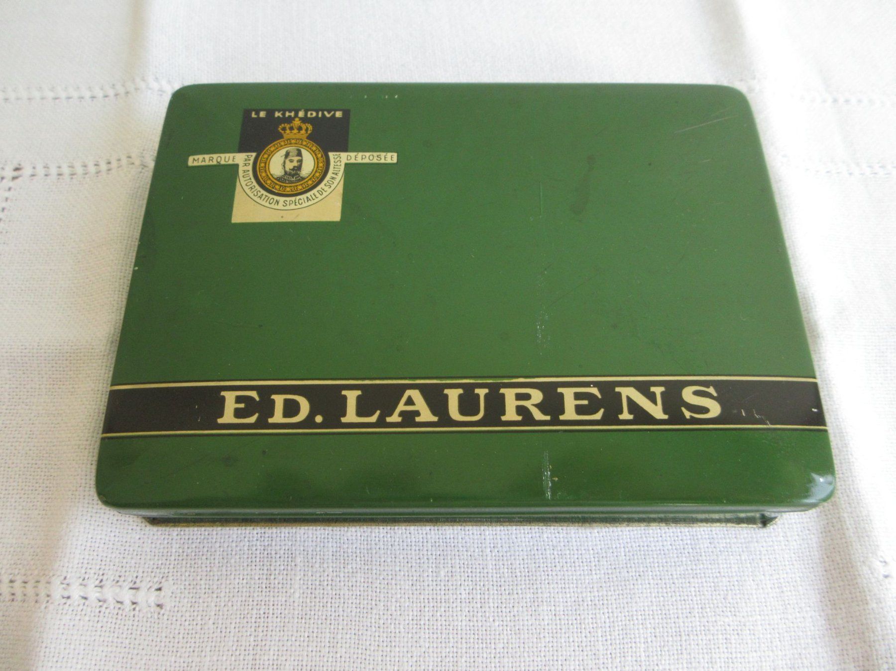 Barattoli: Ed. Laurens Dose "Le Khedive" Genf, 50 Cigarettes – Usato da Binningen venduto da mondoantico