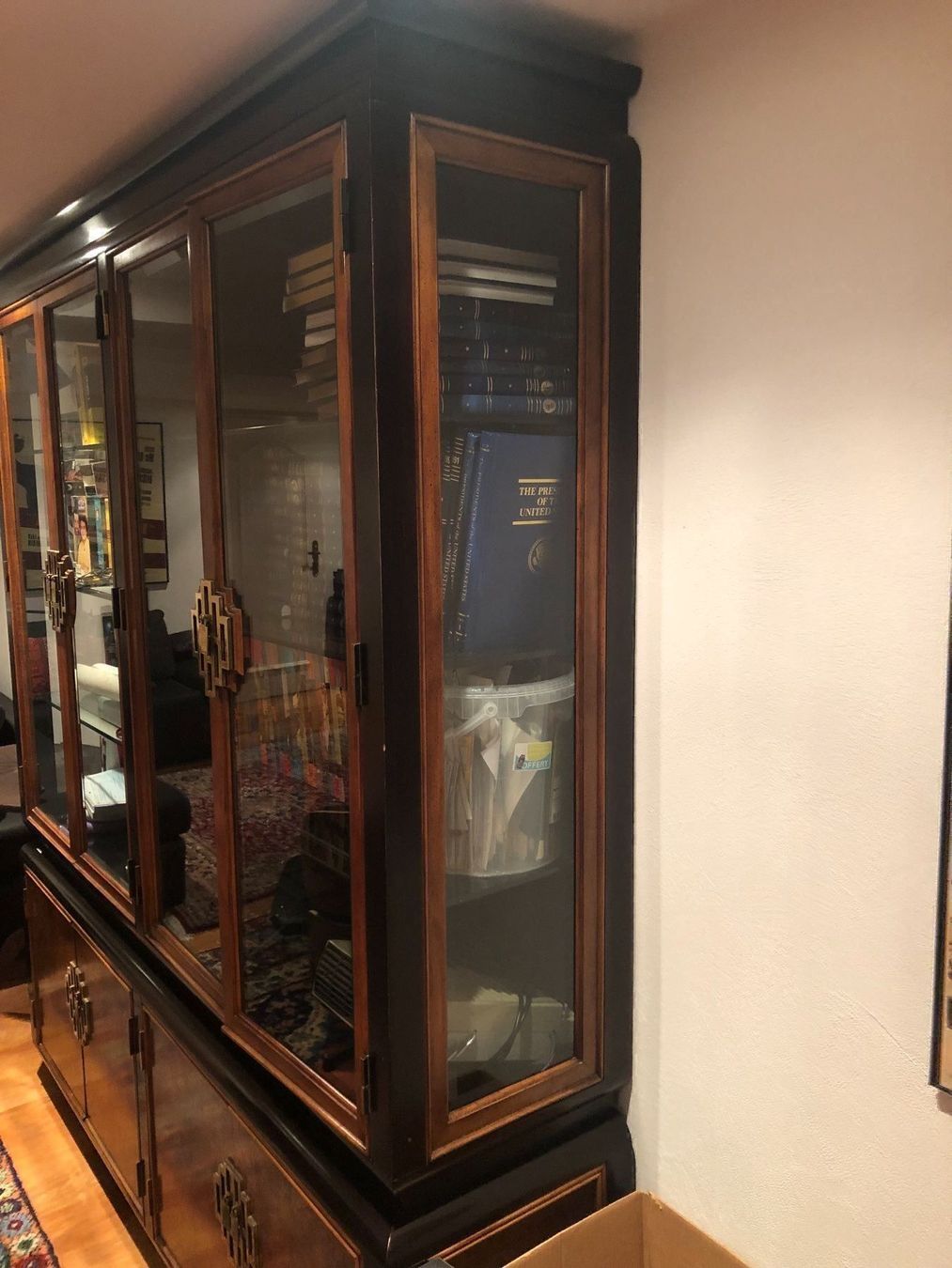 Armadi: Armoire Vitrine avec éclairage – Usato da thonex venduto da begochiqui 1