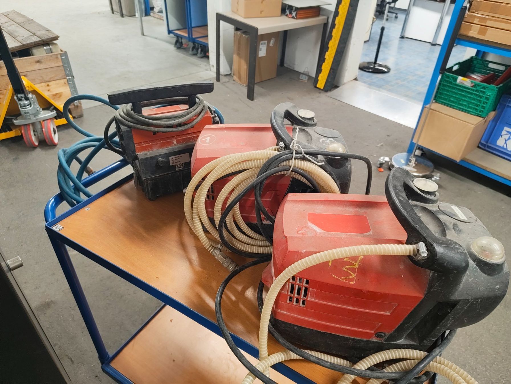Accessori da laboratorio: Hilti Vakuumpumpen – Usato da Stetten AG venduto da Wetter1948